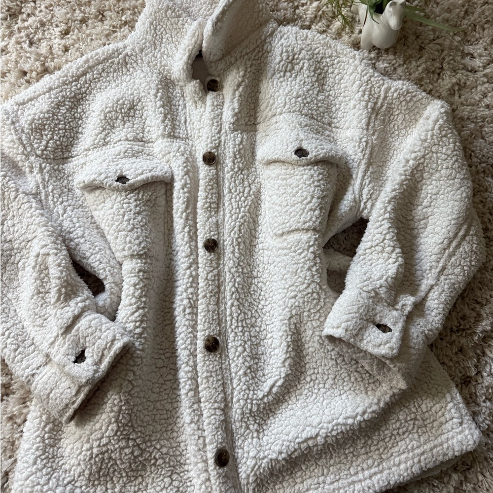 BEHEAT Cream Sherpa Jacket